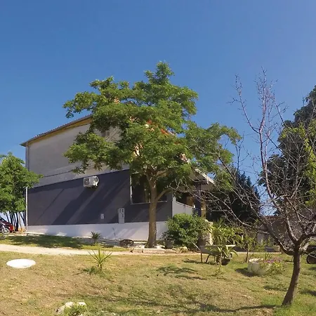 Apartment 2 Bedroom Awesome In